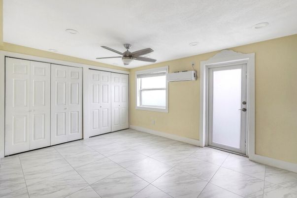 Empty room, Interior, Marble, Recessed Lighting