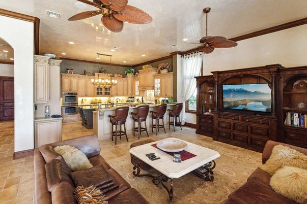 Chandelier, Interior, Kitchen, Living room, Recessed Lighting, Stainless Steel Appliances