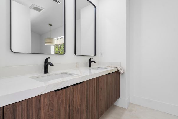 Bathroom, Dual Sink Vanities, Interior, Pendant Lights