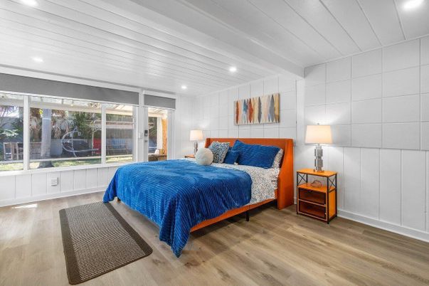 Bedroom, Interior, Recessed Lighting, Wood Texture Flooring