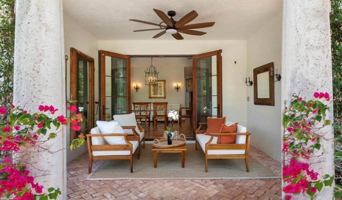 Chandelier, Dining room, Exterior