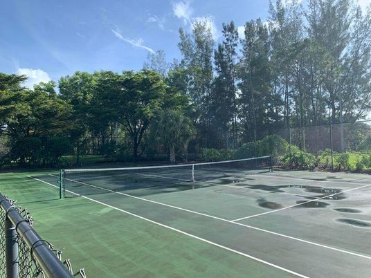 Exterior, Tennis Courts