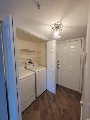 Interior, Utility Closets, Washer, Wood Texture Flooring