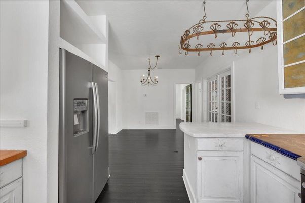 Chandelier, Interior, Wood Texture Flooring
