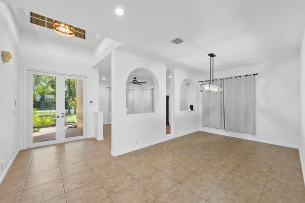 Empty room, Interior, Pendant Lights, Recessed Lighting