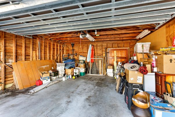 Garage, Interior, Wooden Walls