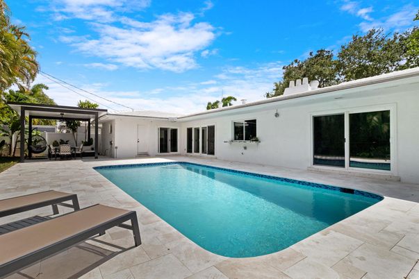 Exterior, Pool