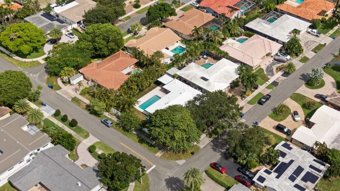 Exterior, Drone
