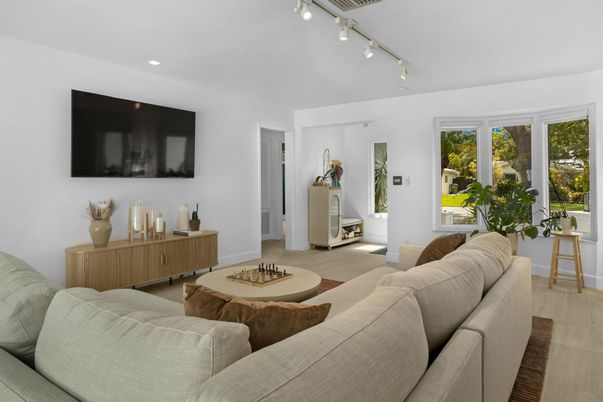 Interior, Living room, Recessed Lighting, Wood Texture Flooring