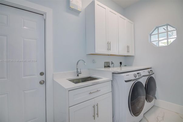 Interior, Washer