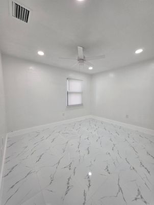 Empty room, Interior, Marble, Recessed Lighting
