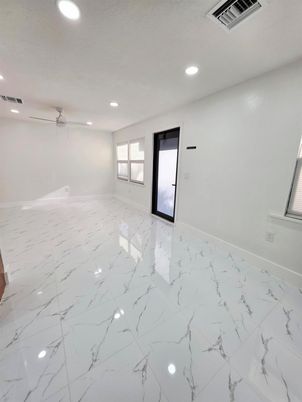 Empty room, Interior, Marble, Recessed Lighting