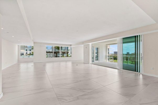 Empty room, Interior, Marble, Recessed Lighting