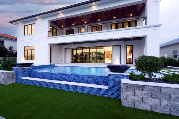 Exterior, Facade, Pool, Modern