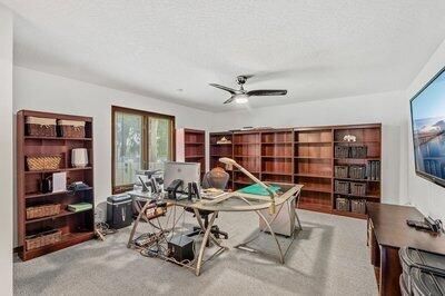 Home Office, Interior