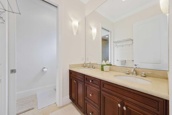 Bathroom, Dual Sink Vanities, Interior