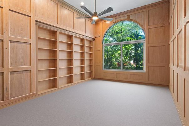 Empty room, Interior, Recessed Lighting, Wooden Walls