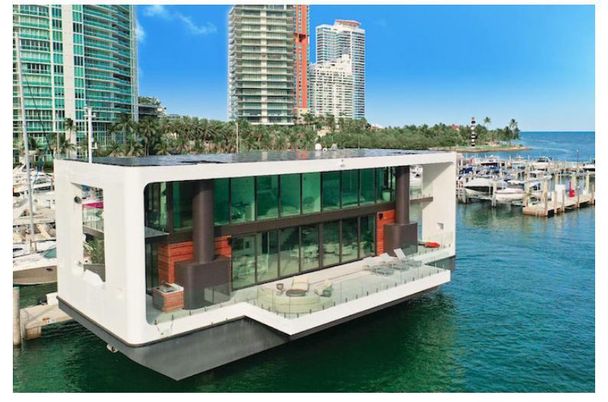 Exterior, Lake