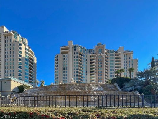 Exterior, Facade, Condo Building