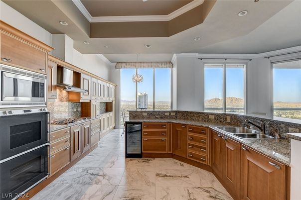Chandelier, Interior, Kitchen, Marble, Recessed Lighting