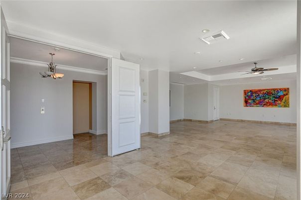 Empty room, Interior, Recessed Lighting