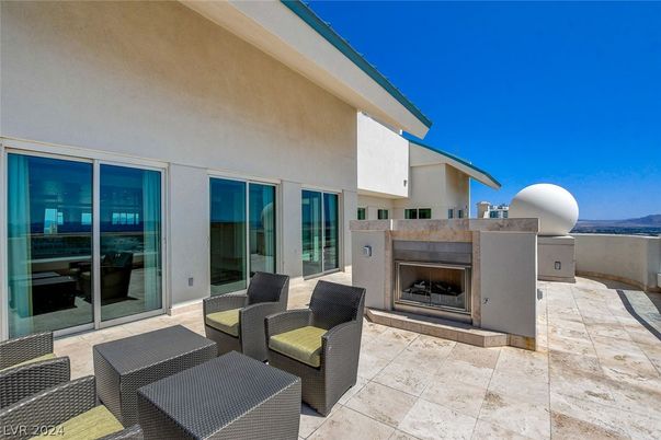 Exterior, Fireplace