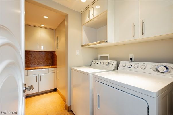 Interior, Recessed Lighting, Utility Closets, Washer