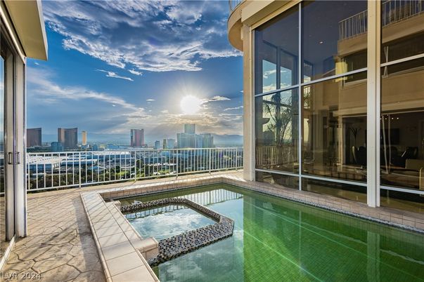 Exterior, Pool, Other