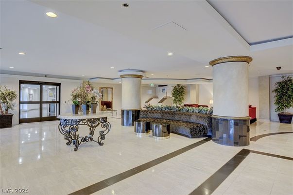 Interior, Piano, Recessed Lighting