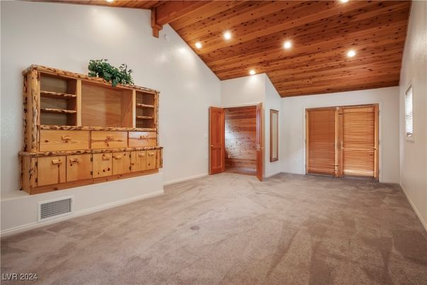 Empty room, Interior, Recessed Lighting, Wooden Beams, Wooden Ceilings