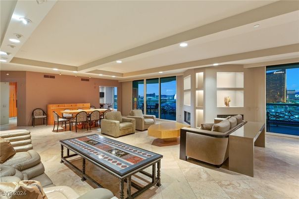Dining room, Interior, Living room, Recessed Lighting