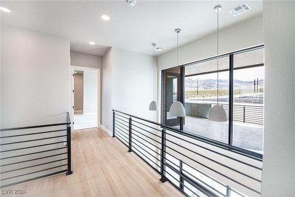 Interior, Pendant Lights, Recessed Lighting, Wood Texture Flooring
