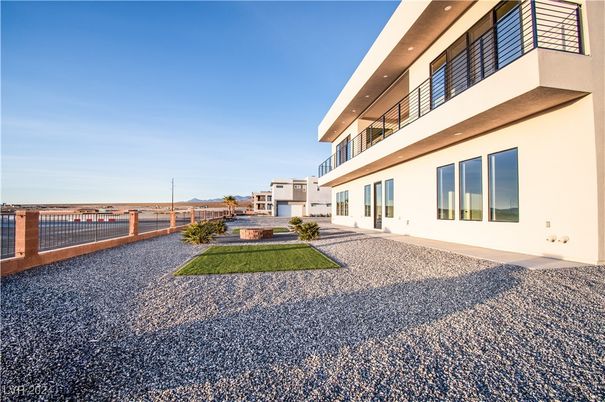 Backyard, Exterior, Water