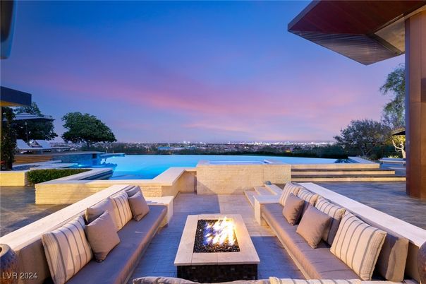 Exterior, Pool, Water