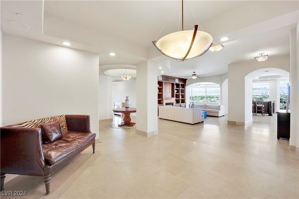 Interior, Living room, Pendant Lights, Recessed Lighting