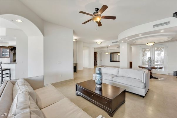 Interior, Living room, Pendant Lights, Recessed Lighting