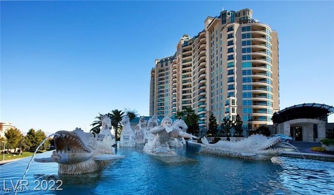 Exterior, Facade, Lake, Condo Building