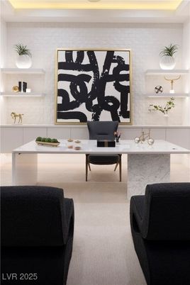 Home Office, Interior