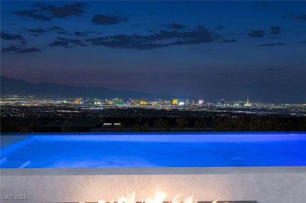 Exterior, Pool, Other