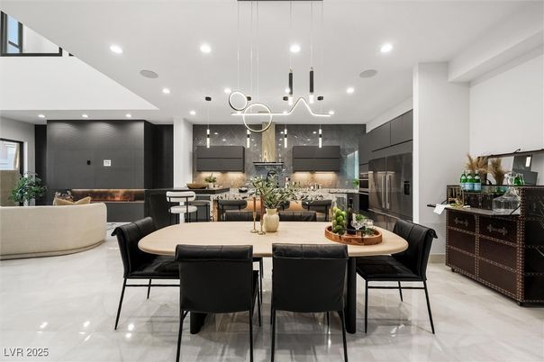Dining room, Interior, Kitchen, Living room, Pendant Lights, Recessed Lighting, Stainless Steel Appliances