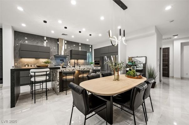 Dining room, Interior, Kitchen, Pendant Lights, Recessed Lighting, Stainless Steel Appliances