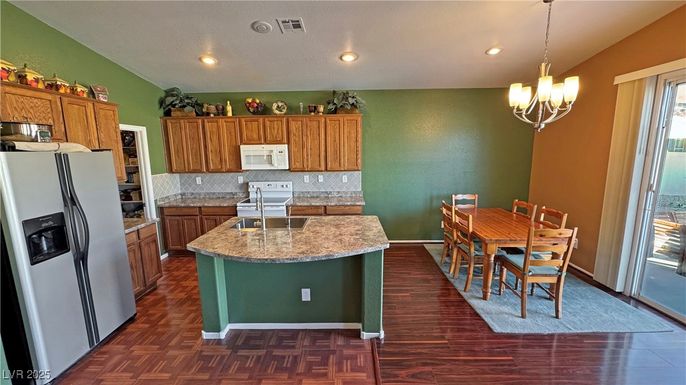 Dining room, Interior, Kitchen, Pendant Lights, Recessed Lighting, Wood Texture Flooring