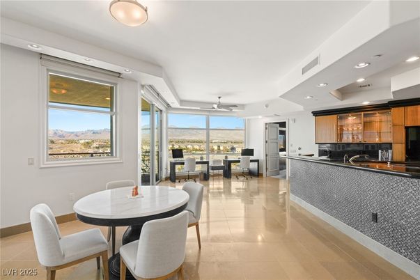 Dining room, Interior, Kitchen, Recessed Lighting
