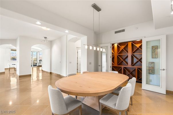 Dining room, Interior, Pendant Lights, Recessed Lighting