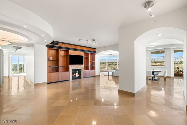 Dining room, Fireplace, Interior, Recessed Lighting