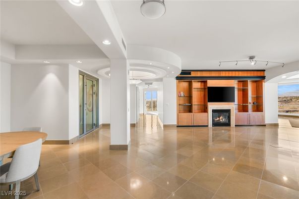 Fireplace, Interior, Recessed Lighting