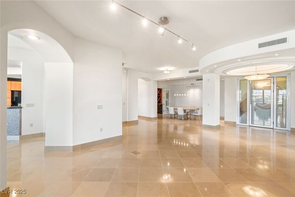 Dining room, Interior, Pendant Lights, Recessed Lighting
