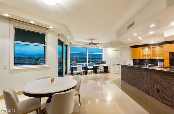Dining room, Interior, Kitchen, Recessed Lighting