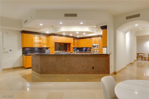 Dining room, Interior, Kitchen, Recessed Lighting, Stainless Steel Appliances