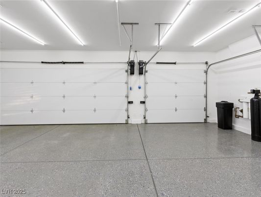 Garage, Interior
